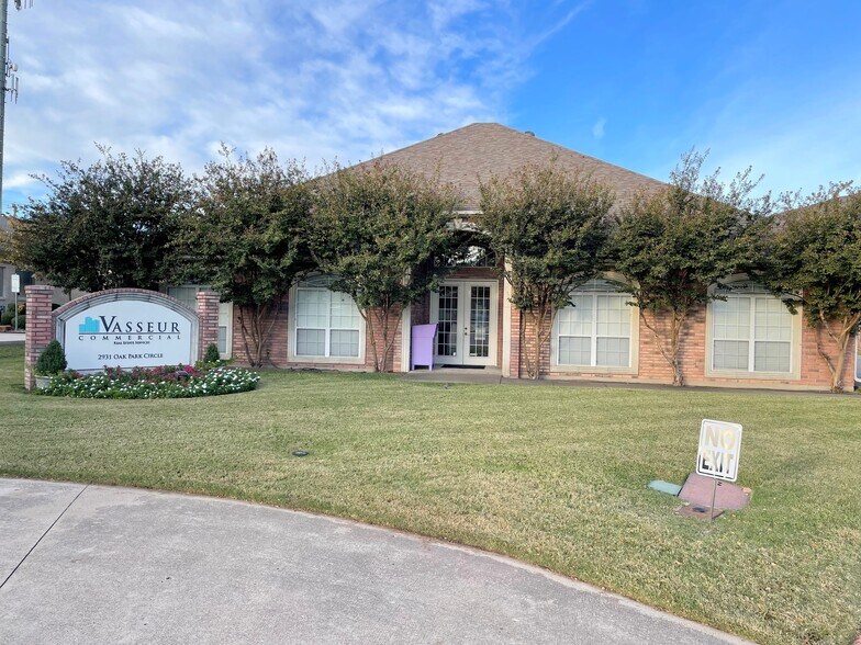 Primary Photo Of 2931 Oak Park Cir, Fort Worth Office For Lease