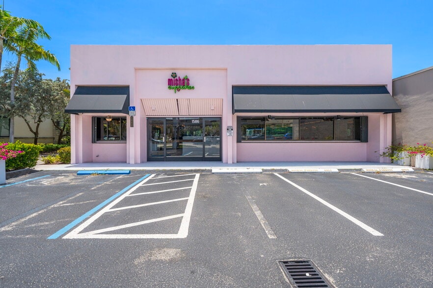 More Photos Of 1586 S Dixie Hwy, Coral Gables Restaurant For Lease