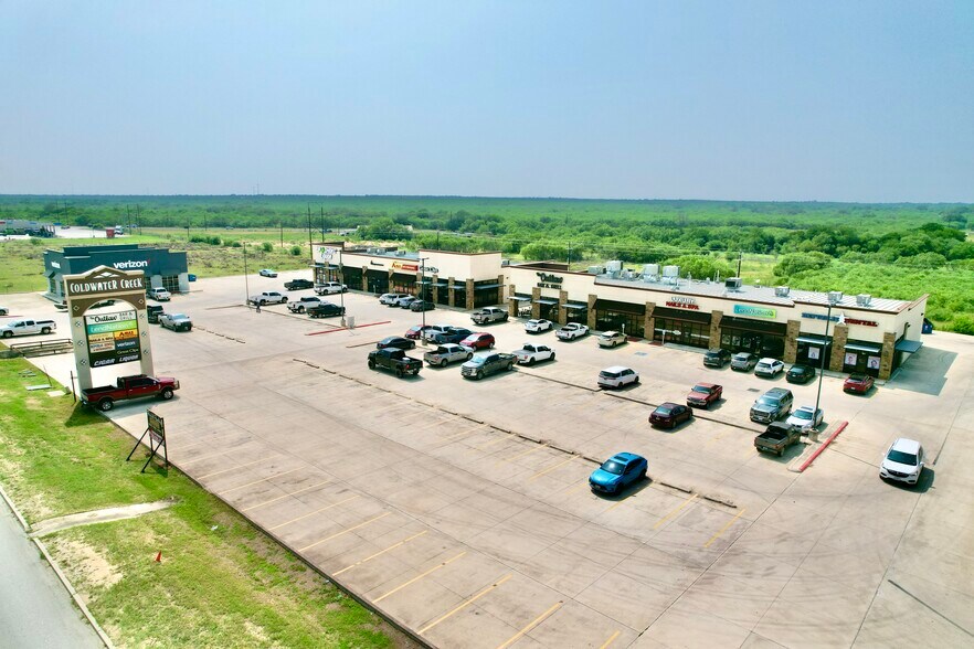 More Photos Of 2128 W Oaklawn Rd, Pleasanton Unknown For Lease