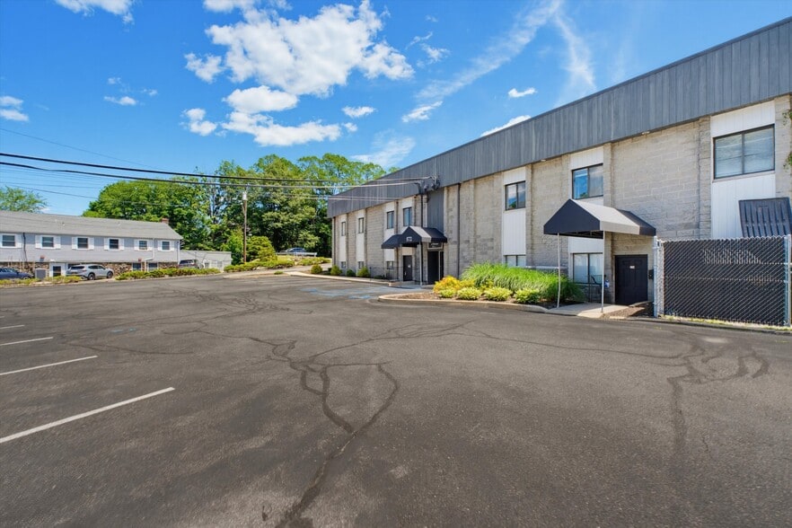 More Photos Of 572 Route 6, Mahopac Medical For Lease