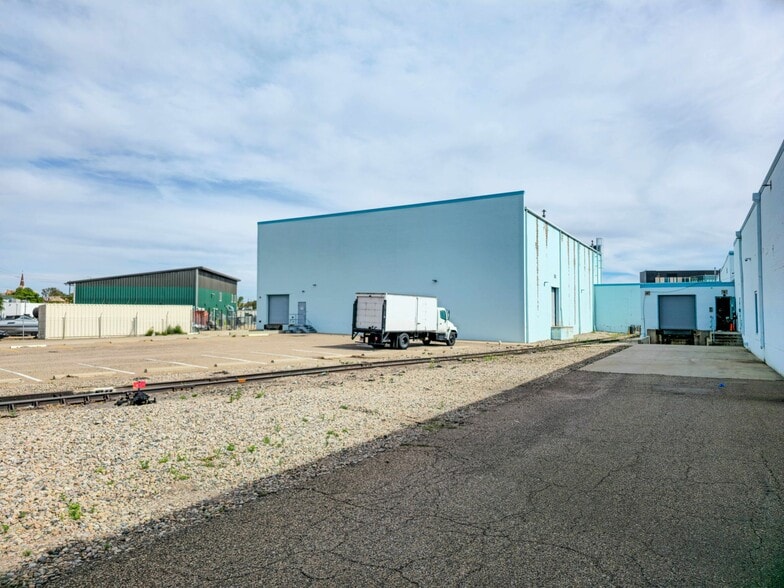 More Photos Of 825 W 6th St, Pueblo Light Distribution For Lease