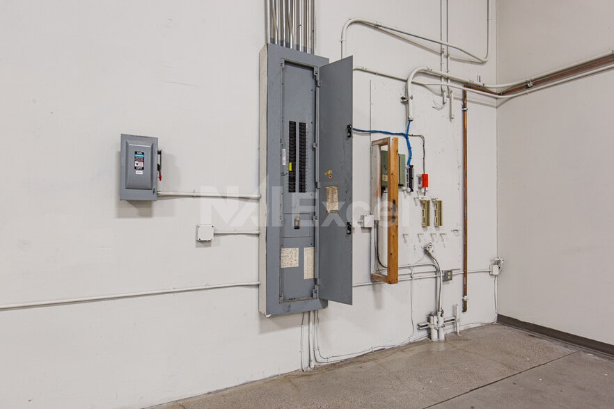 More Photos Of 3510 Cavaretta Ct, Las Vegas Warehouse For Lease