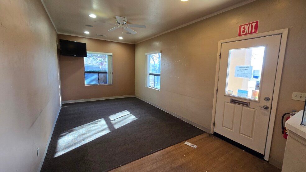 More Photos Of 1202 Willow Creek Rd, Prescott Medical For Sale