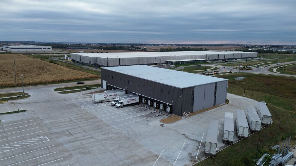 More Photos Of 10000 6th St SW, Cedar Rapids Warehouse For Lease