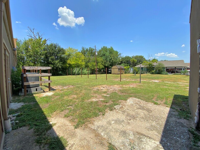 More Photos Of 619 Jackson Ave, Pasadena Storefront Retail Office For Sale