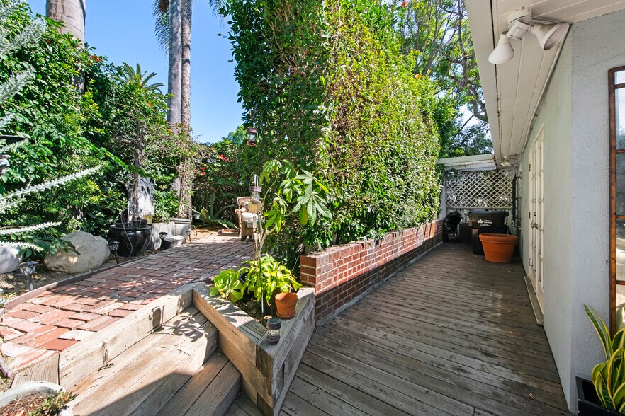 More Photos Of 8102 Norton Ave, West Hollywood Apartments For Sale