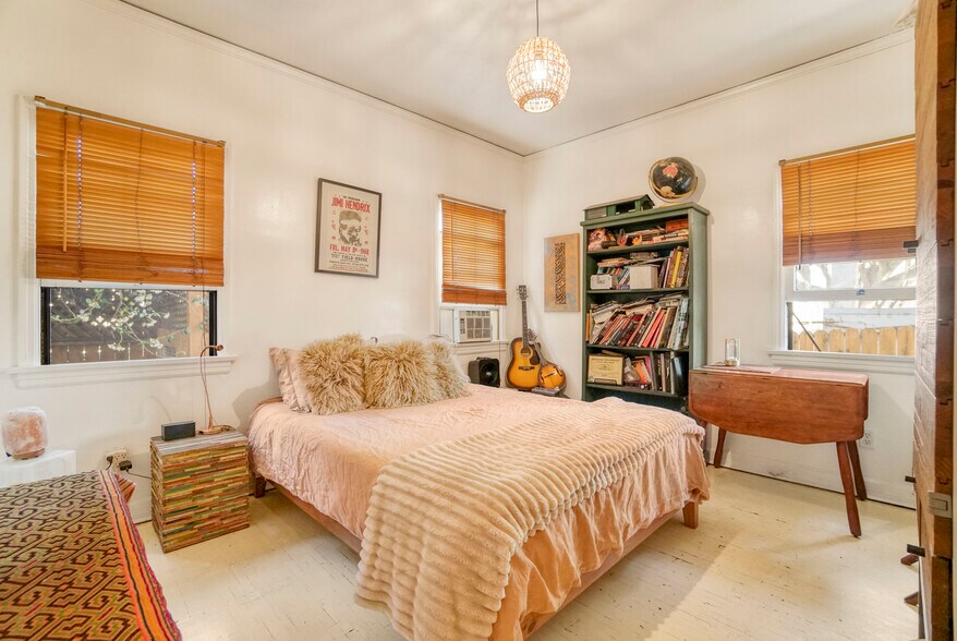 More Photos Of 2420 N Beachwood Dr, Los Angeles Multifamily For Sale