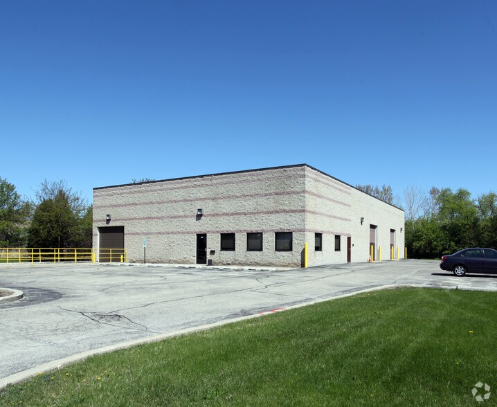 More Photos Of 320 Rocbaar Dr, Romeoville Warehouse For Sale