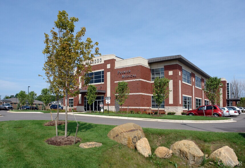 More Photos Of 44000 W 12 Mile Rd, Novi Medical For Lease