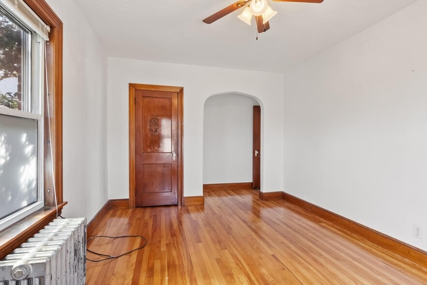 More Photos Of 158 Fairhaven Rd, Worcester Storefront Retail Residential For Sale