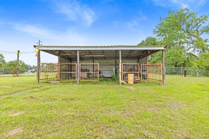 More Photos Of 516 FM 3083 Rd, Conroe Industrial For Lease