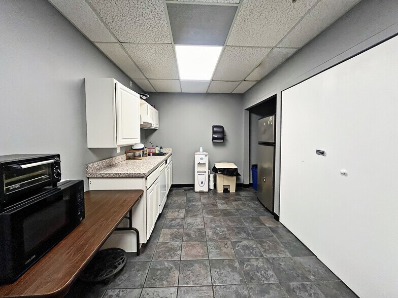 More Photos Of 100 Weymouth St, Rockland Coworking Space
