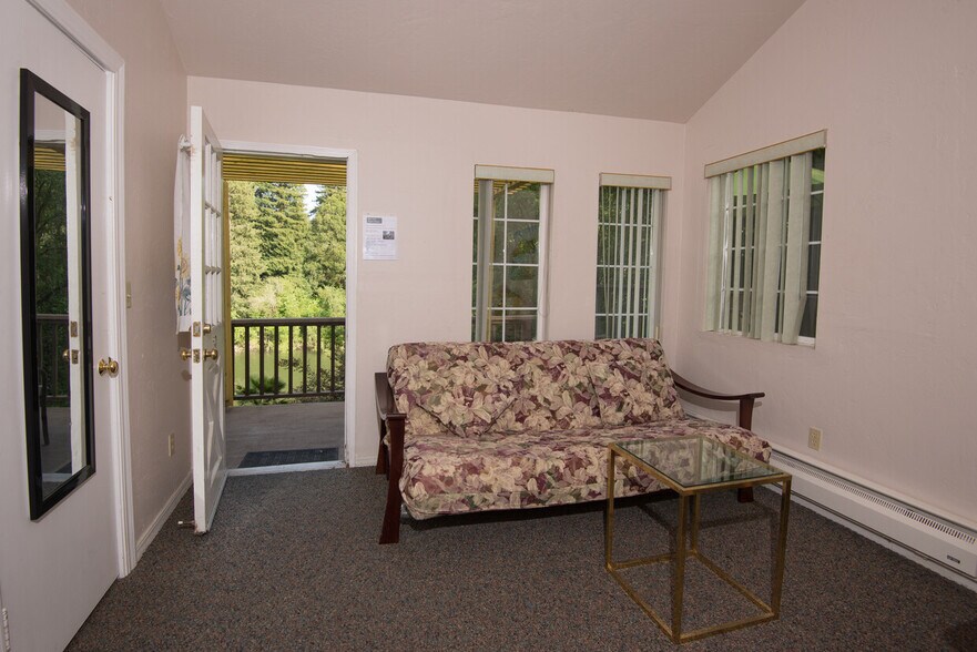 More Photos Of 20250 Highway 116, Monte Rio Hotel For Sale