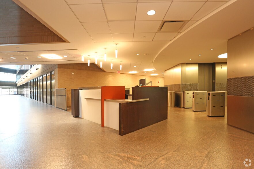 More Photos Of 4800 Fournace Pl, Bellaire Office For Lease