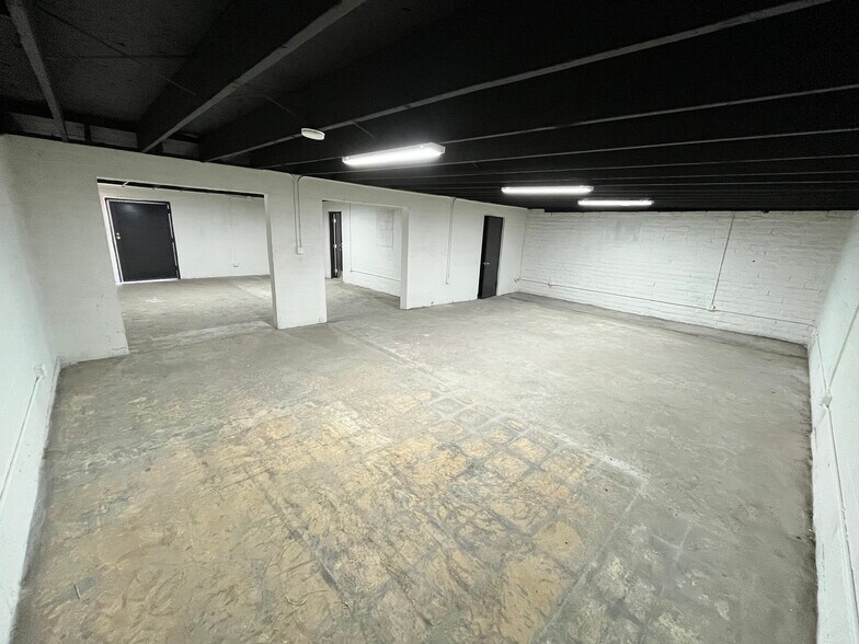 More Photos Of 2538 E McDowell Rd, Phoenix Freestanding For Lease