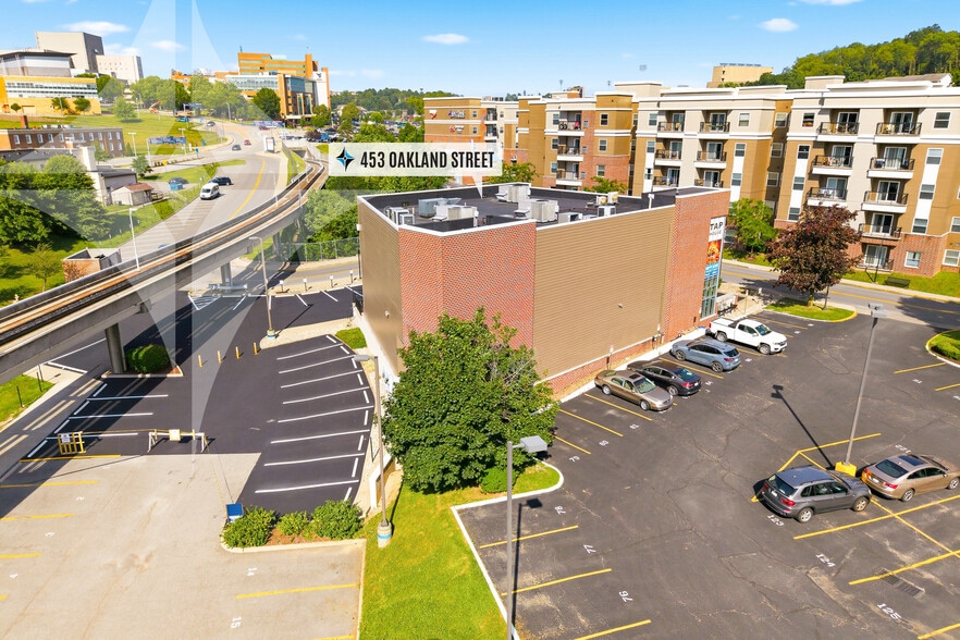 More Photos Of 453 Oakland St, Morgantown Office For Lease