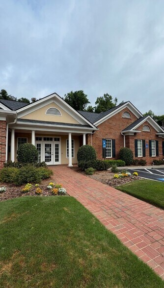 More Photos Of 726 S Enota Dr NE, Gainesville Office For Lease