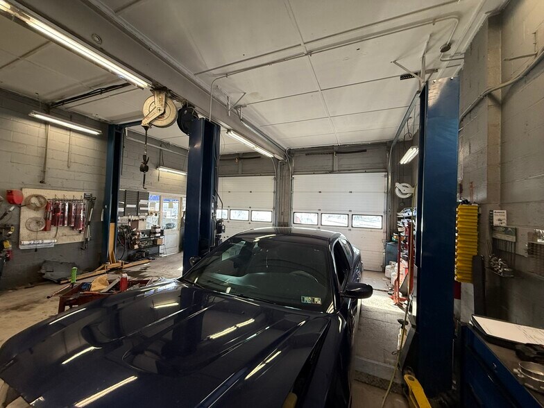 More Photos Of 291 Main St, Tullytown Auto Repair For Sale