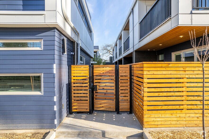 More Photos Of 5115 E Burnside St, Portland Apartments For Sale