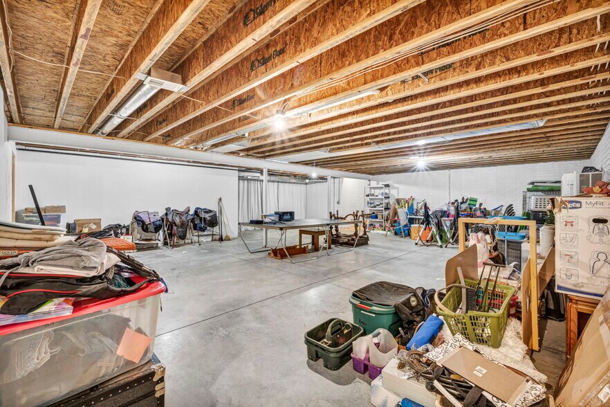 More Photos Of 16449 S Boone Rd, Columbia Station Specialty For Sale