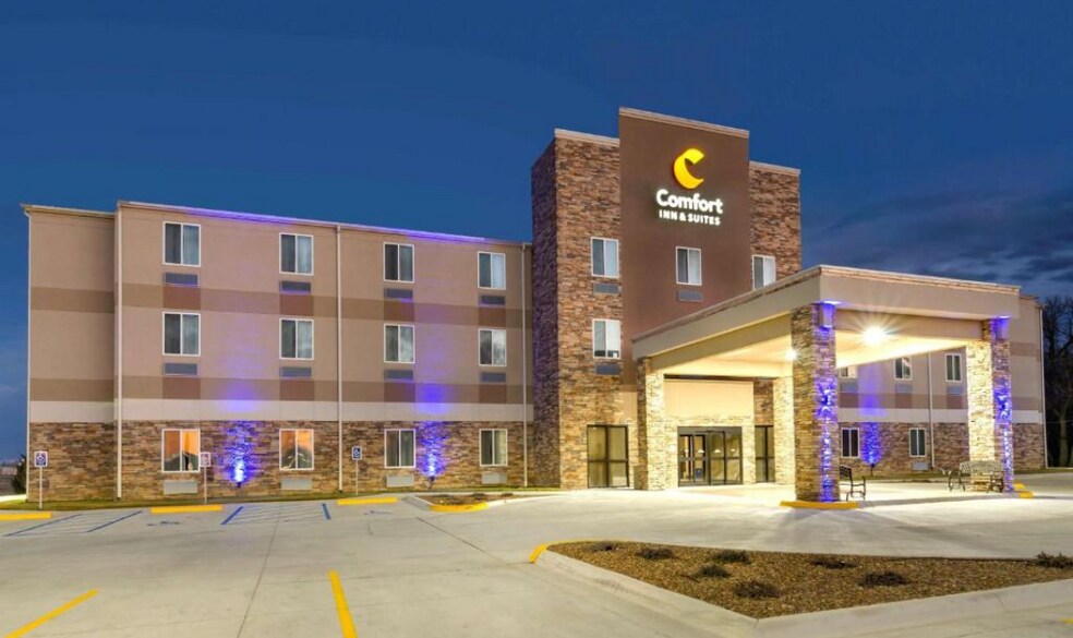 More Photos Of 1949 N 9th St, Salina Hotel For Sale