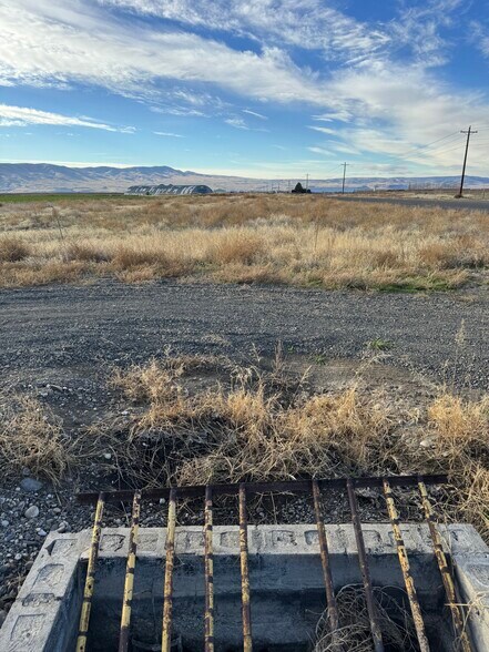 More Photos Of SWC Road 27 SW & Road P SW Rd @ Road P SW, Mattawa Land For Sale