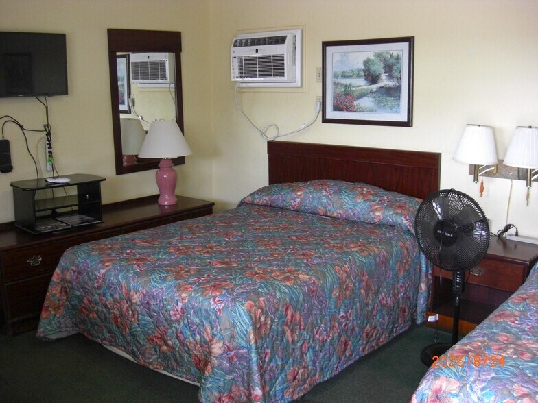 More Photos Of 1720 S Grand Ave, Cherokee Hotel For Sale