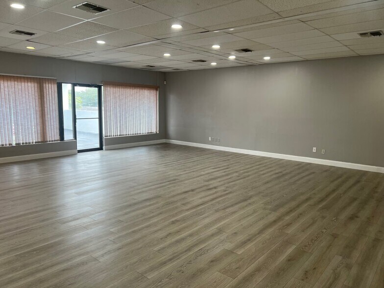 More Photos Of 14100 Walsingham Rd, Largo Storefront Retail Office For Lease