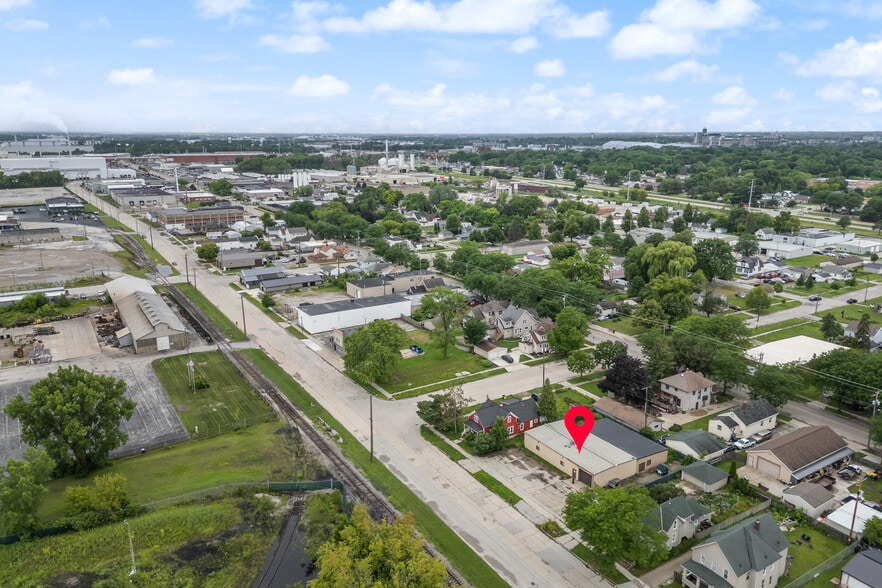 More Photos Of 1138 State St, Green Bay Warehouse For Sale