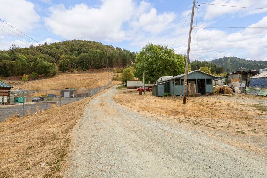 More Photos Of 172 S Old Pacific Hwy, Myrtle Creek Bar For Sale