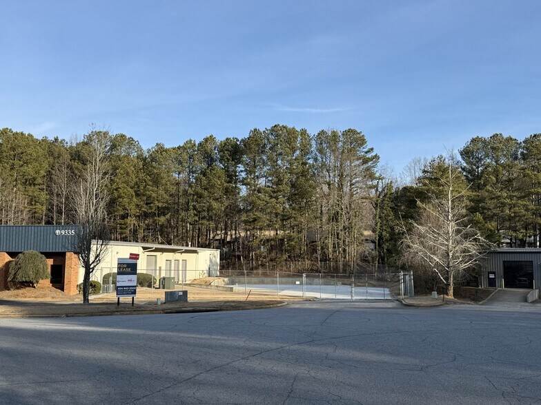 More Photos Of 9335 Industrial Trace, Alpharetta Warehouse For Lease