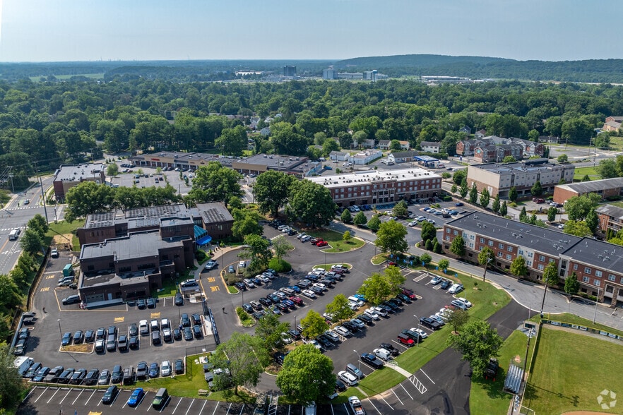 More Photos Of 250 S Main St, Newark Apartments For Lease