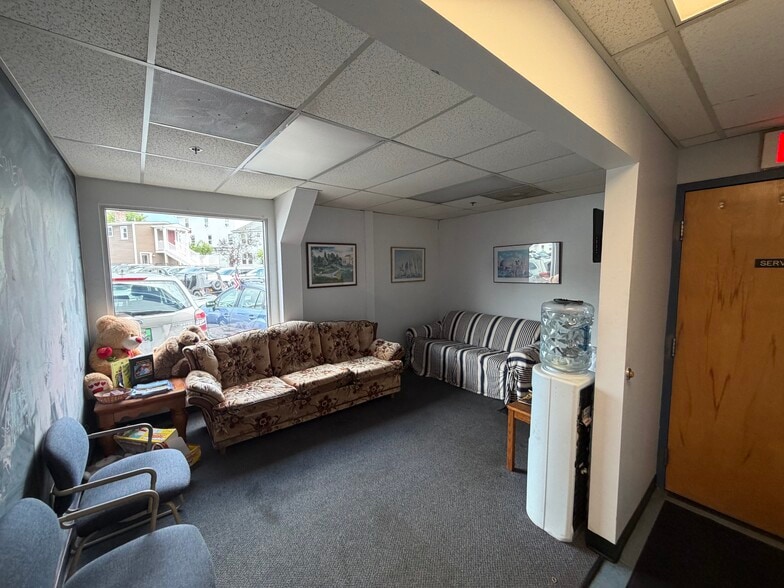 More Photos Of 106 W Broad St, Pawcatuck Auto Dealership For Sale