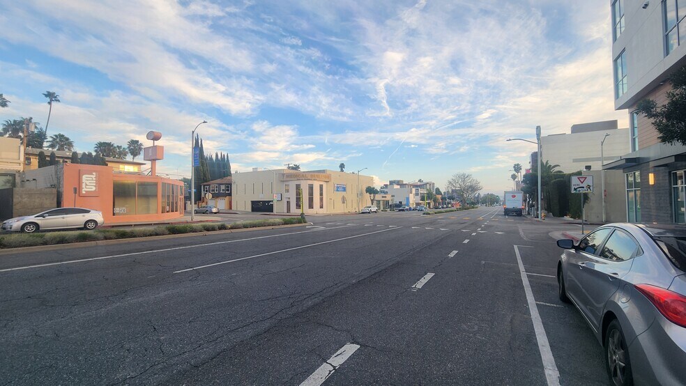 More Photos Of 1000 N Fairfax Ave, West Hollywood Storefront For Sale
