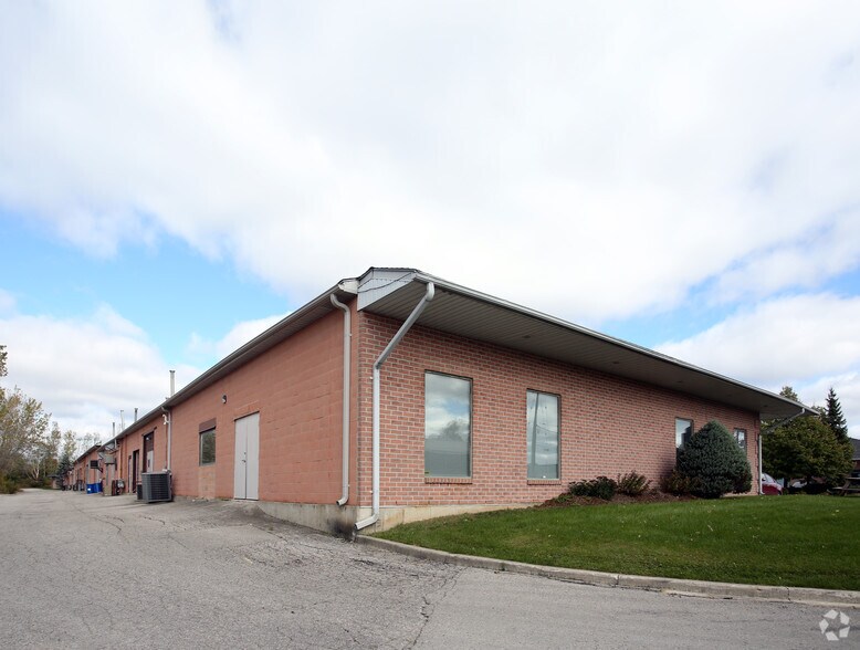 More Photos Of 1615 N Routledge Park, London Office For Lease