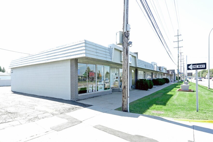 More Photos Of 8242-8276 E 12 Mile Rd, Warren Storefront For Sale