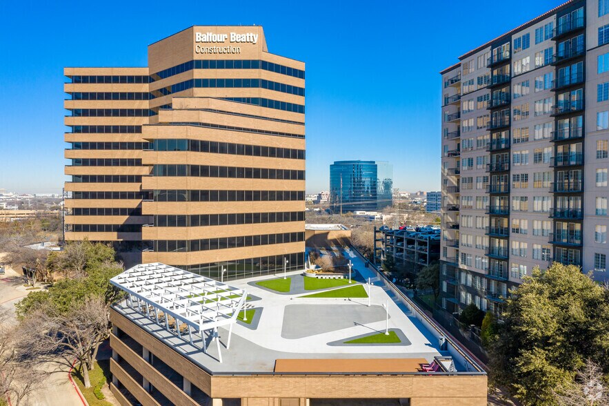 More Photos Of 3100 McKinnon St, Dallas Office For Lease