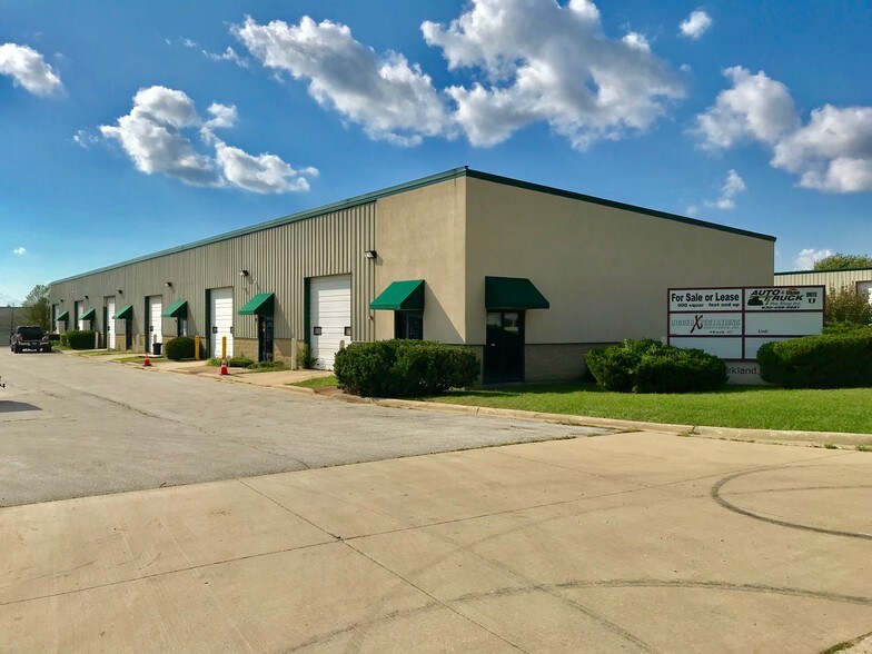 More Photos Of 125 Kirkland Cir, Oswego Warehouse For Lease