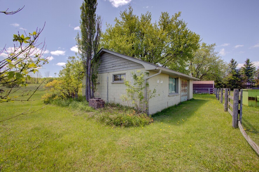 More Photos Of 506206 Highway 89, Mono General Retail For Sale