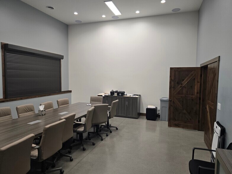 More Photos Of 870 N 2nd E, Rexburg General Retail For Lease