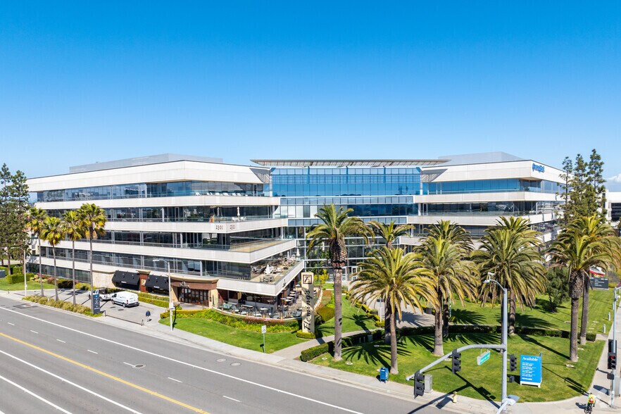 More Photos Of 2321 Rosecrans Ave, El Segundo Coworking Space