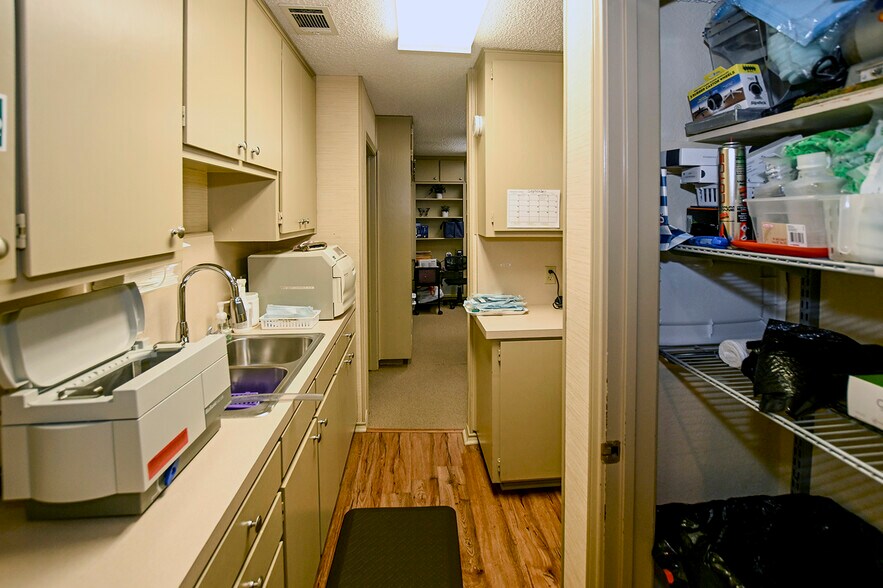 More Photos Of 2700 Brown Trl, Bedford Office For Sale