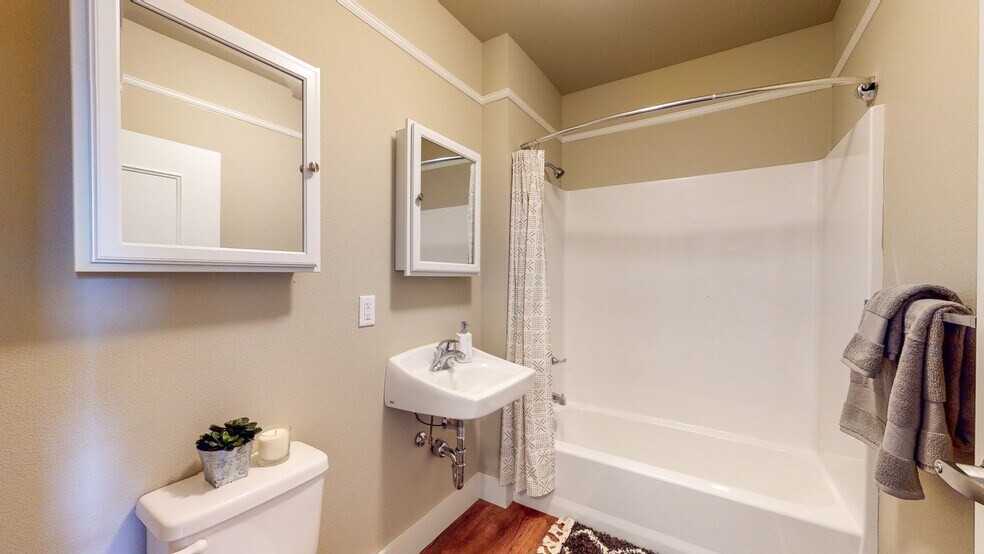 More Photos Of 1020 SE 60th Ave, Portland Apartments For Sale