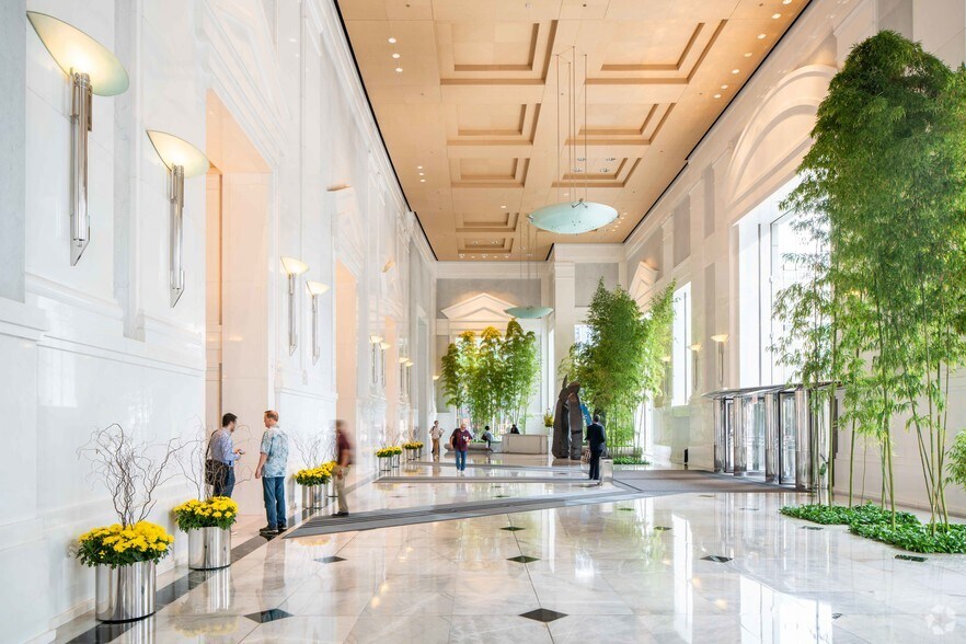 More Photos Of 77 W Wacker Dr, Chicago Office For Lease