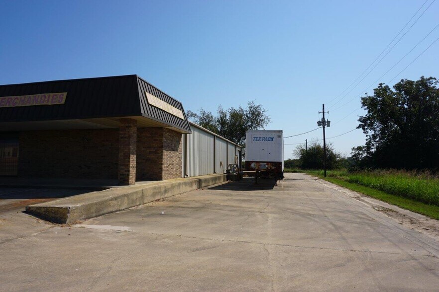 More Photos Of 804 Shannon Rd E, Sulphur Springs Freestanding For Sale