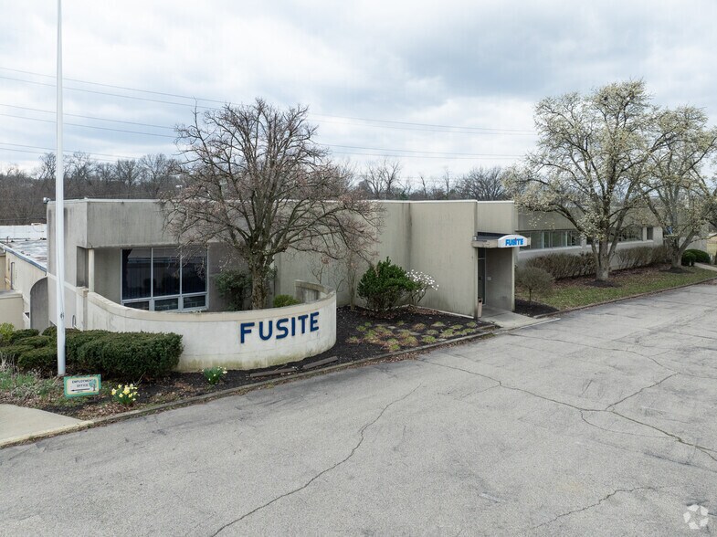 More Photos Of 6000 Fernview Ave, Cincinnati Unknown For Lease