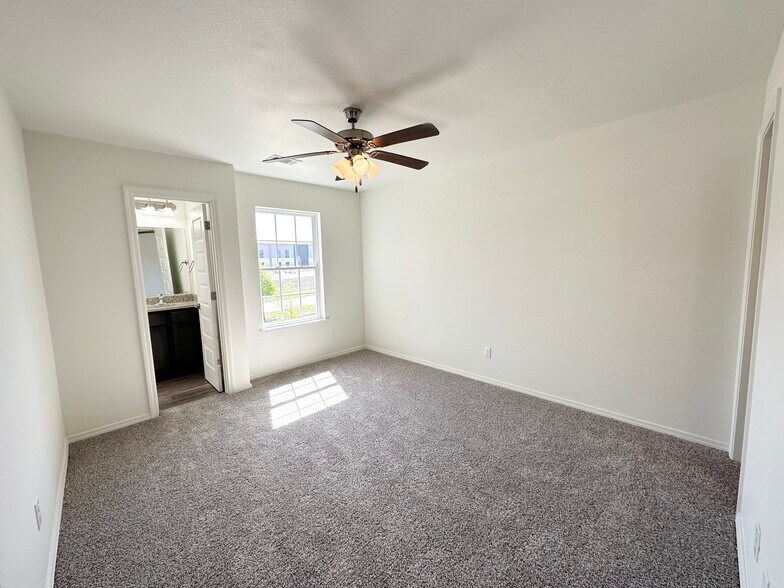 More Photos Of 4223 W Santa Fe St, Fayetteville Multifamily For Sale