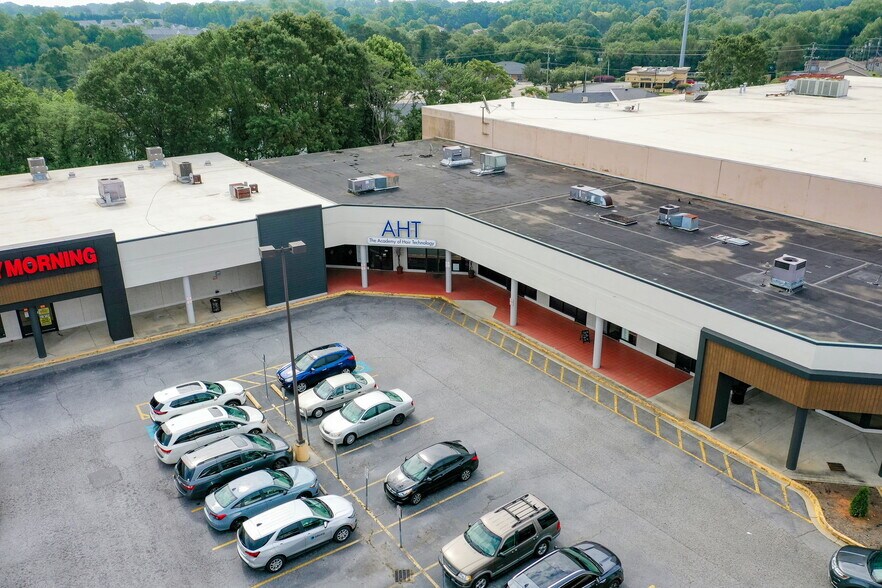 More Photos Of 3715 E North St, Greenville Unknown For Lease