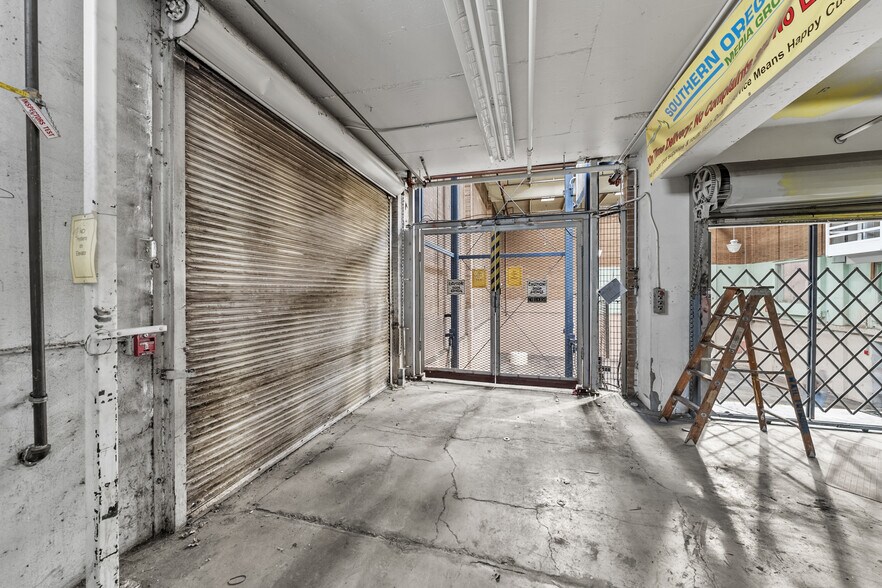 More Photos Of 33 N Fir St, Medford Industrial For Sale