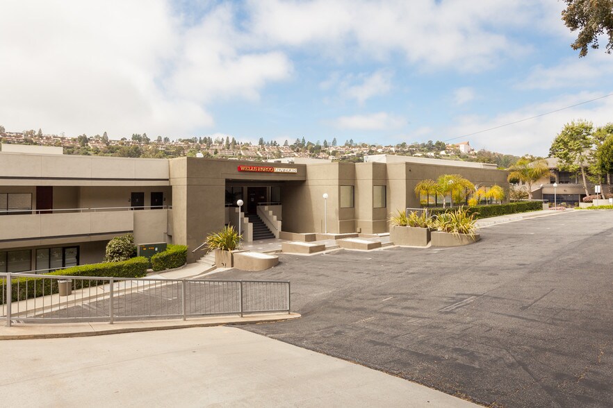 More Photos Of 500 Silver Spur Rd, Rancho Palos Verdes Office For Lease